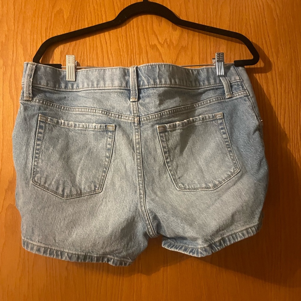 Maternity shorts - Picture 3 of 3